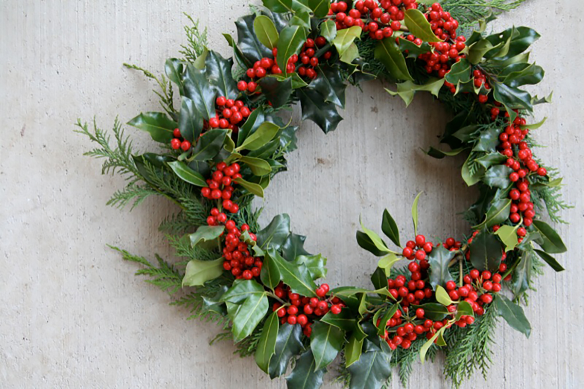 HOLLY WREATH