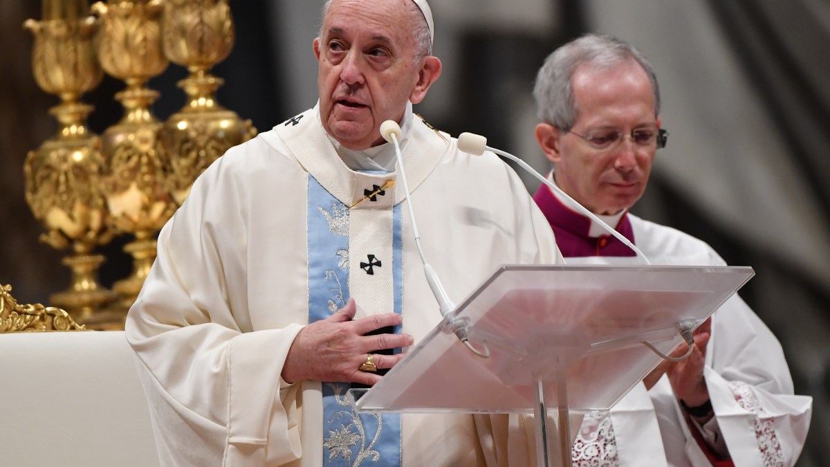 pope-francis-mass-mary-000_1ne0un.jpg