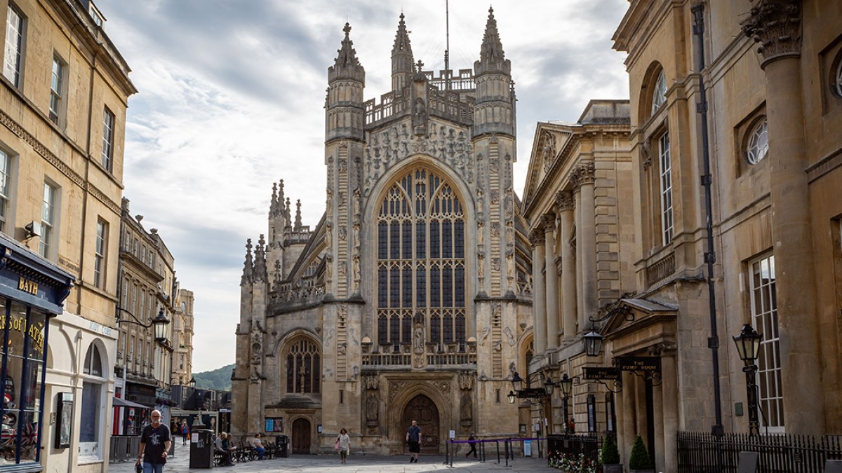 web3-3-bath-abbey-dig-wessex-archaeology-flickr.jpg