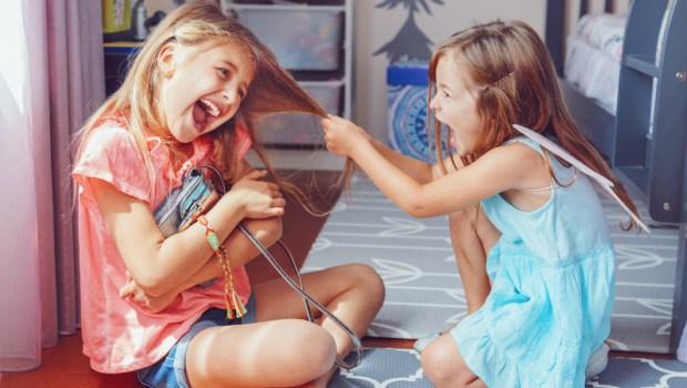 Soeurs qui se disputent