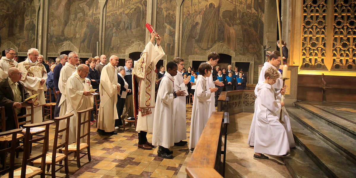 ENTRANCE PROCESSION