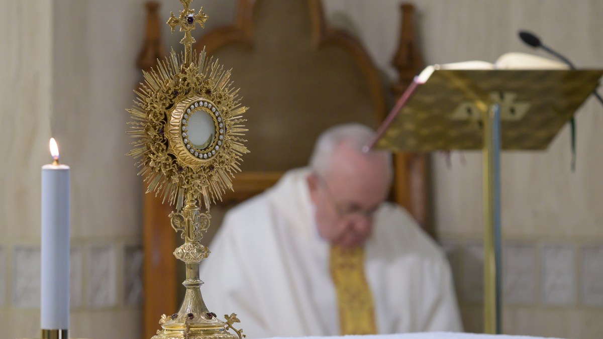 communion-spirituelle-pape-francois-000_1q06ve.jpg