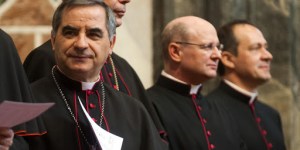 Vatican&#8217;s London building trial starts slow