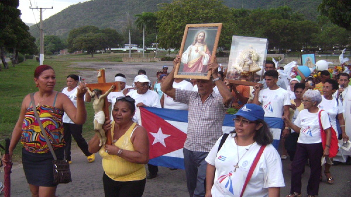 CUBA PROCESSION