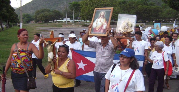 CUBA PROCESSION