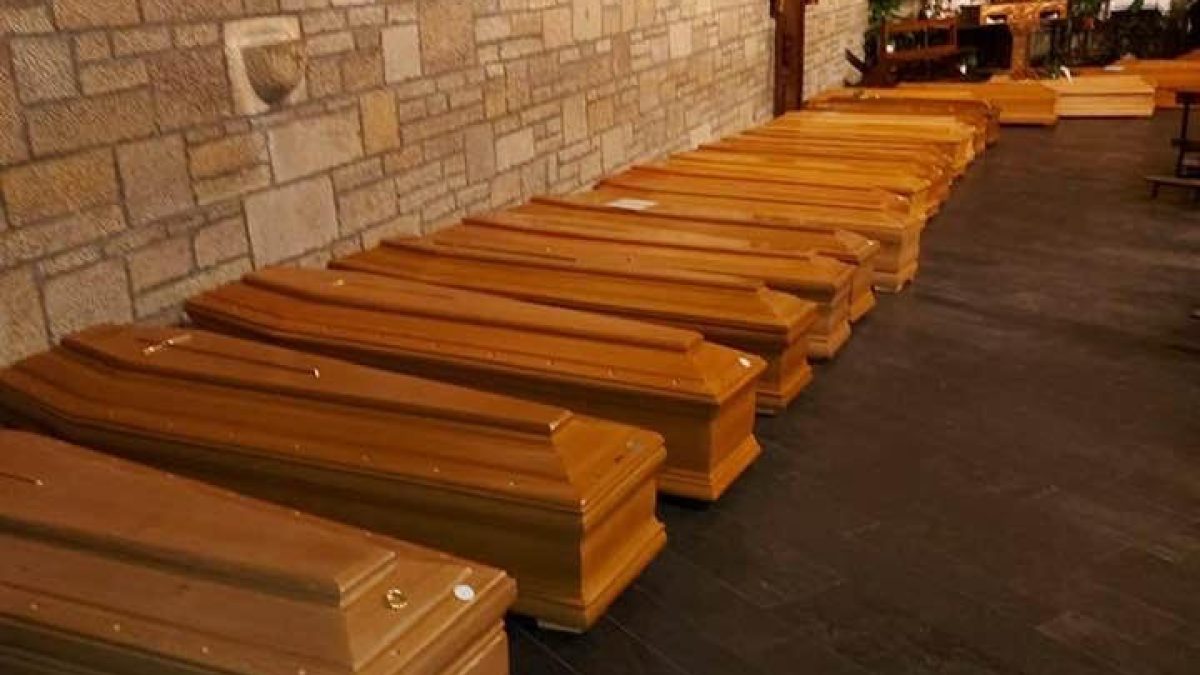 cimitero bergamo bare coronavirus.jpg