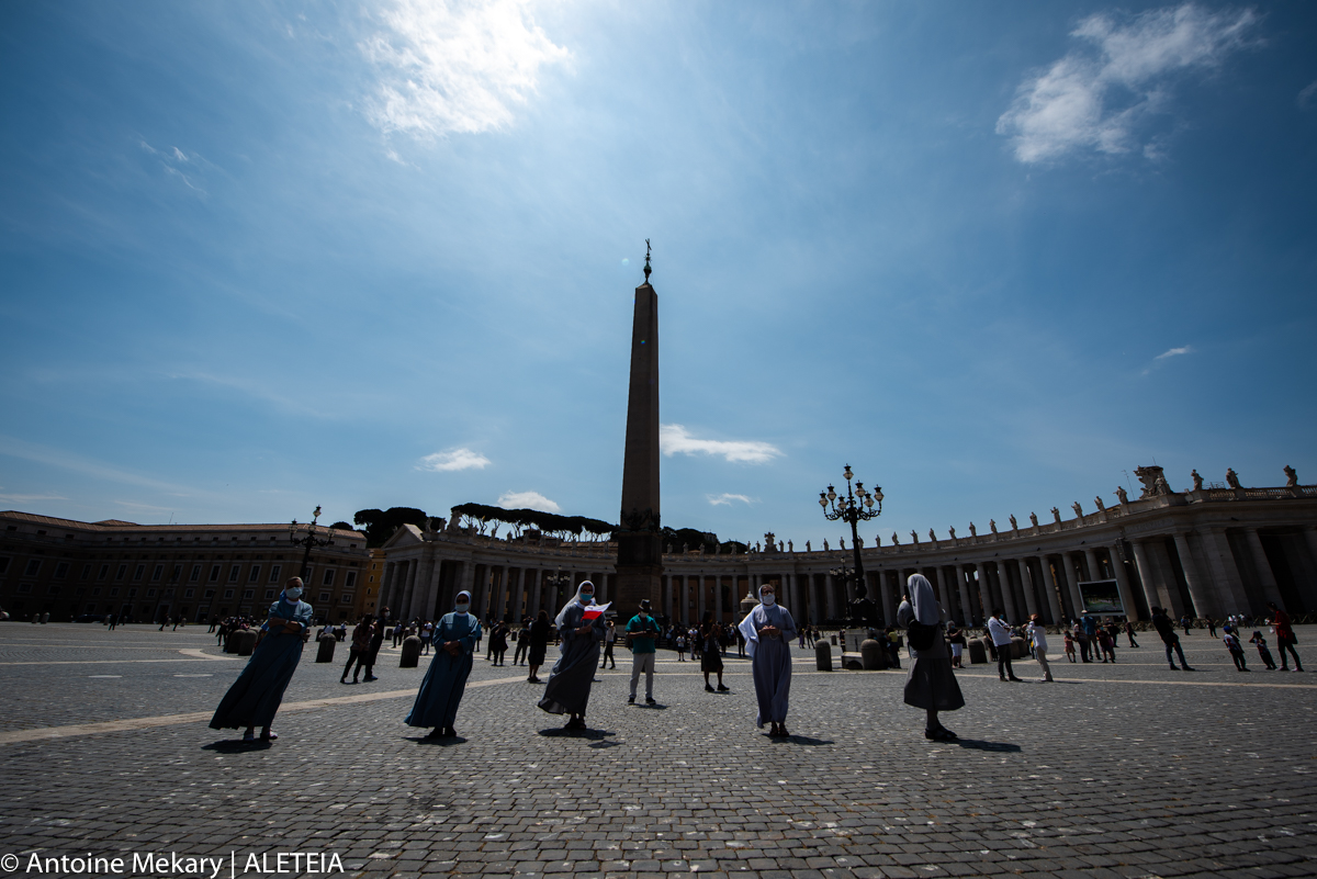 web2-am052420-pope-francis-angelus-may-24-2020-antoine-mekary-aleteia-am_1577.jpg