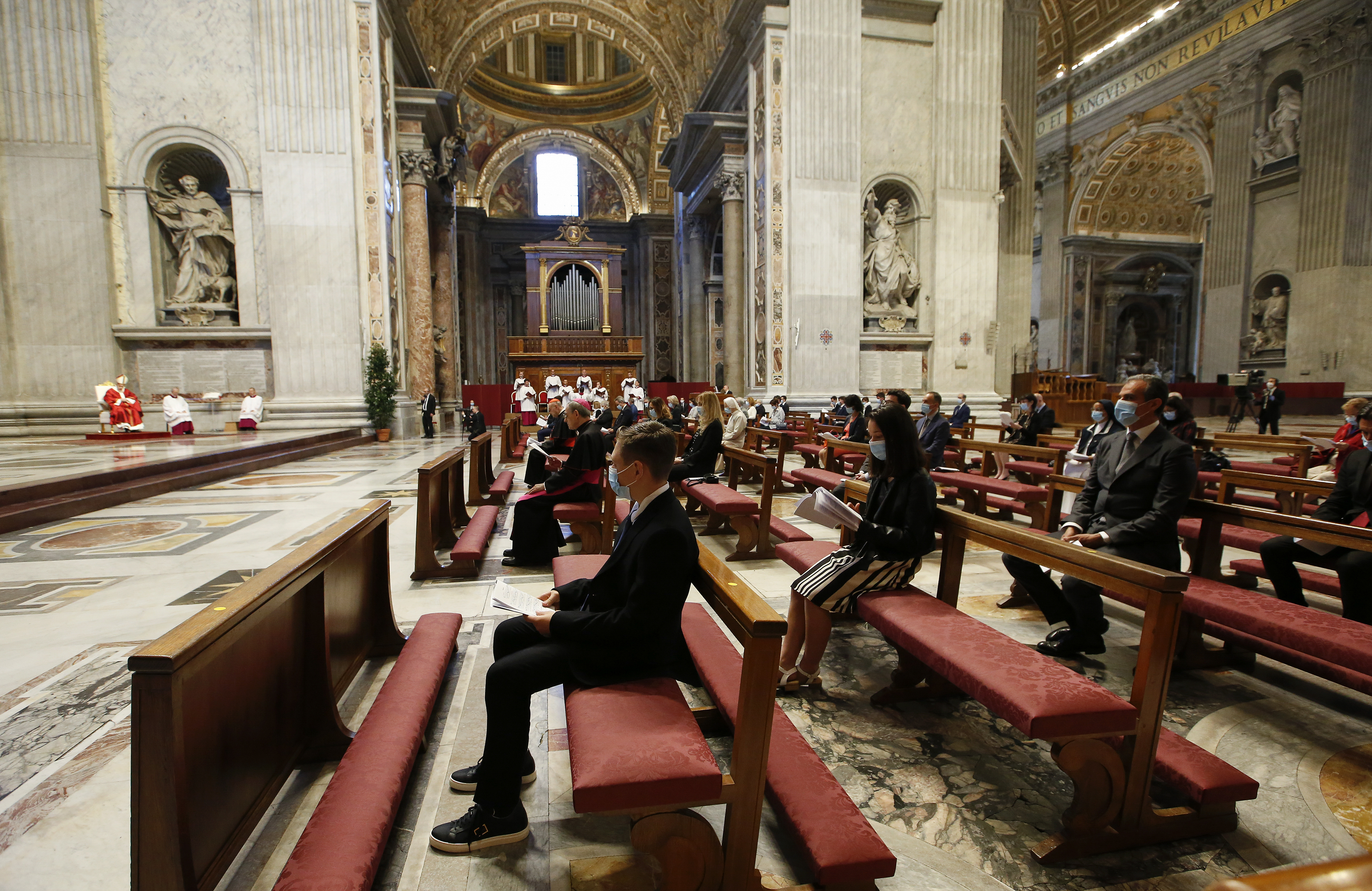 web2-AMMAY3120-pope-francis-pentecost-mass-may-31-2020-afp-000_1sl5hq.jpg