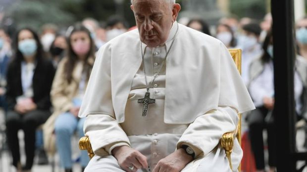 web2-pope-francis-rosary-vatican-c2a9-vatican-media-_2-1-e1590862406928.jpg