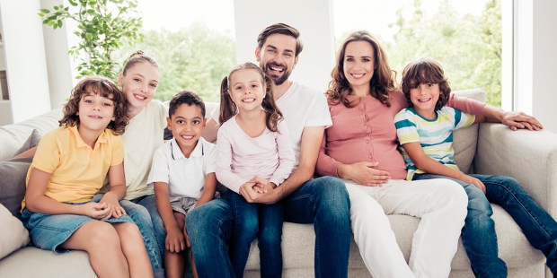 The 10 commandments for a large and happy family