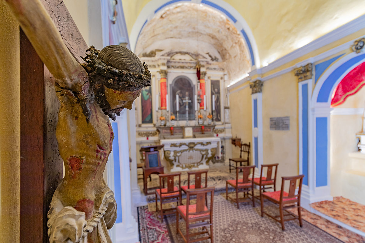 WEB3-Closeup-of-crucifix-in-the-Chapel-of-the-Nativity-of-the-Blessed-Virgin-Pierre-Balzia-on-behalf-of-Heritage-Malta.jpg
