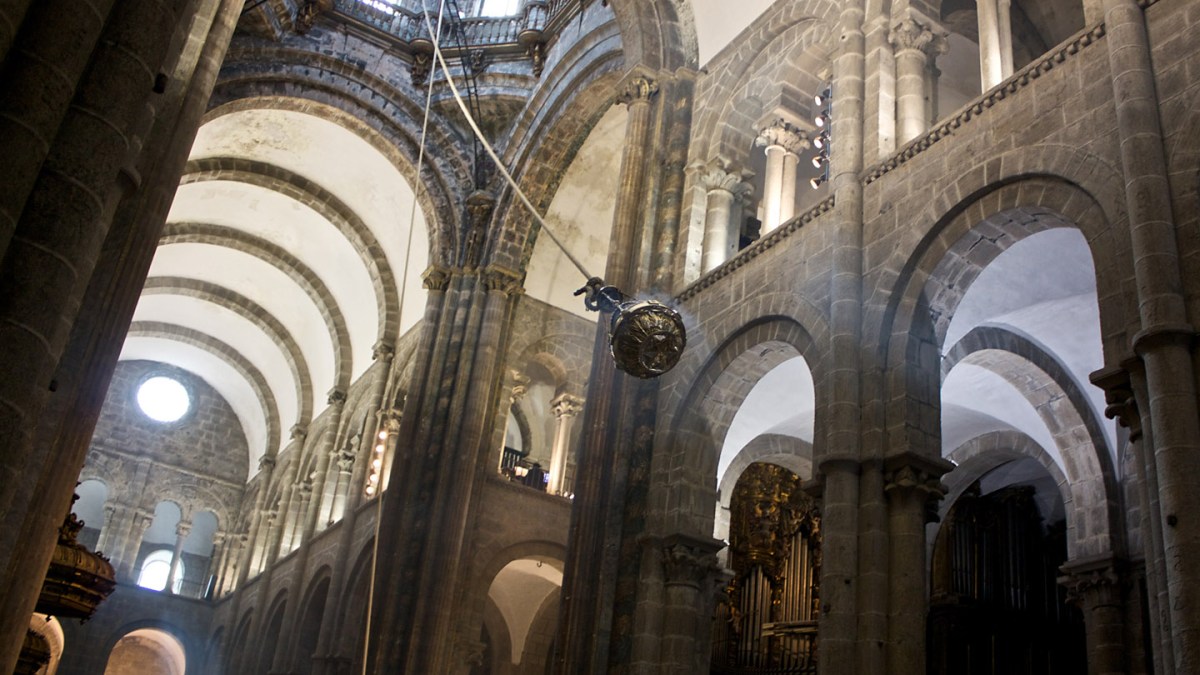 web-botafumeiro-santiago-de-compostela-2-santiago-hernc3a1ndez-cc.jpg
