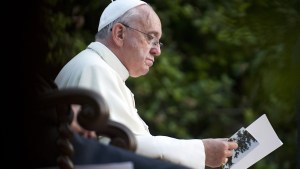 web-pope-francis-gardens-lecture-cpp_272485-c2a9alessia-giuliani-cpp-ai.jpg