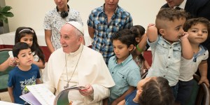 Pope cites American, English, Irish authors in praising storytelling