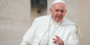 Pope Francis honors the unifying power of sports at audience