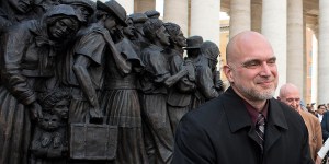 Sculptor known for Homeless Jesus working on depiction of entire Divine Comedy