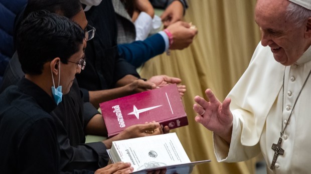 Pope blesses bibles
