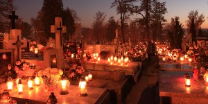 Adopt this beautiful way the Polish honor the dead on All Souls Day