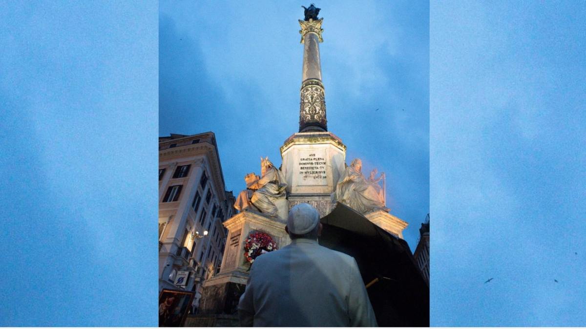 le pape François place d'Espagne