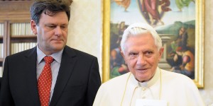 &#8220;Benedict XVI is a saint. I will miss him terribly&#8221;: His biographer shares his closeness