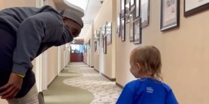 Paralympian inspires toddler trying out his new prosthetic leg