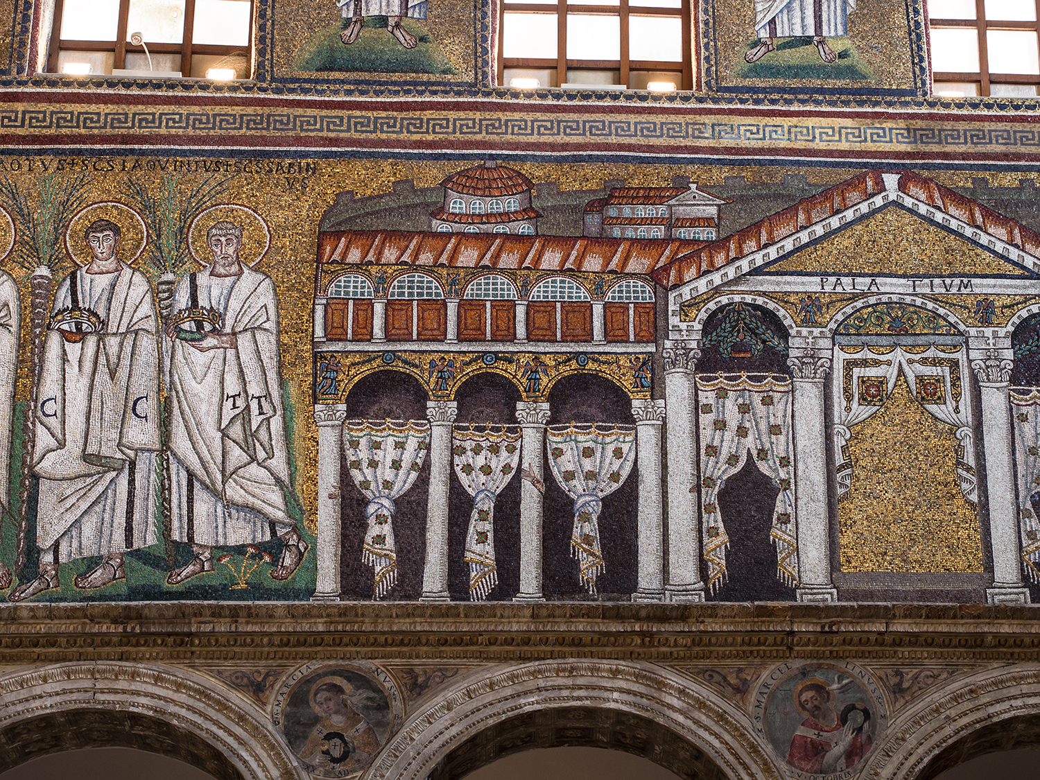 web3-7Ravenna_Basilica_of_SantApollinare_Nuovo_mosaic_2.jpg