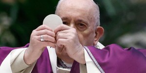 In the sufferings of each day, find this &#8216;sublime comfort,&#8217; says Pope