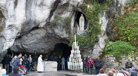 Why are there only 72 approved miracles at Lourdes?