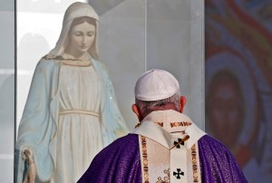 Pope: In Our Lady’s mantle, the devil can’t get in