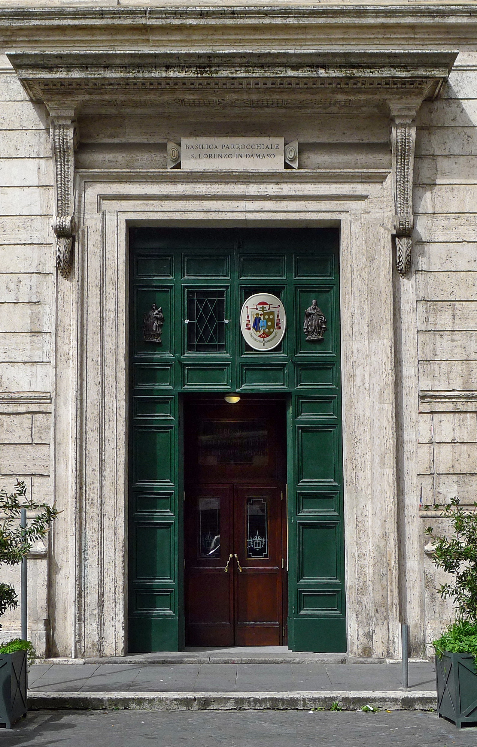 San_Lorenzo_in_Damaso_Portal.jpeg