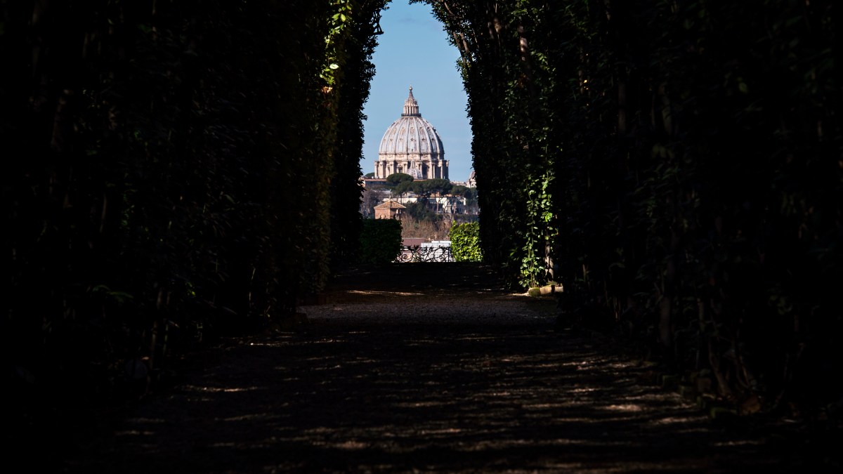 WEB2-St.-Peters-dome-Keyhole-Aventine-Hill-Antoine-Mekary-AM_3378.jpg
