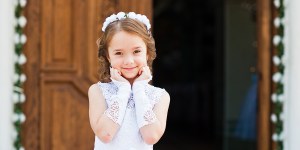 First Communion: How to make a simple flower wreath for your daughter