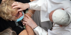 I don&#8217;t know how to pray, but Jesus prays for me, explains Pope