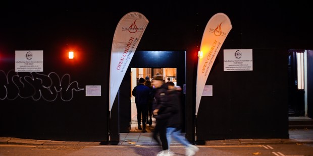 (slideshow) “Nightfever” at London church  invites passerby inside to encounter Jesus