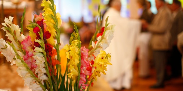 WEB2-FLOWERS-CHURCH-GODONG-FR388570A.jpg