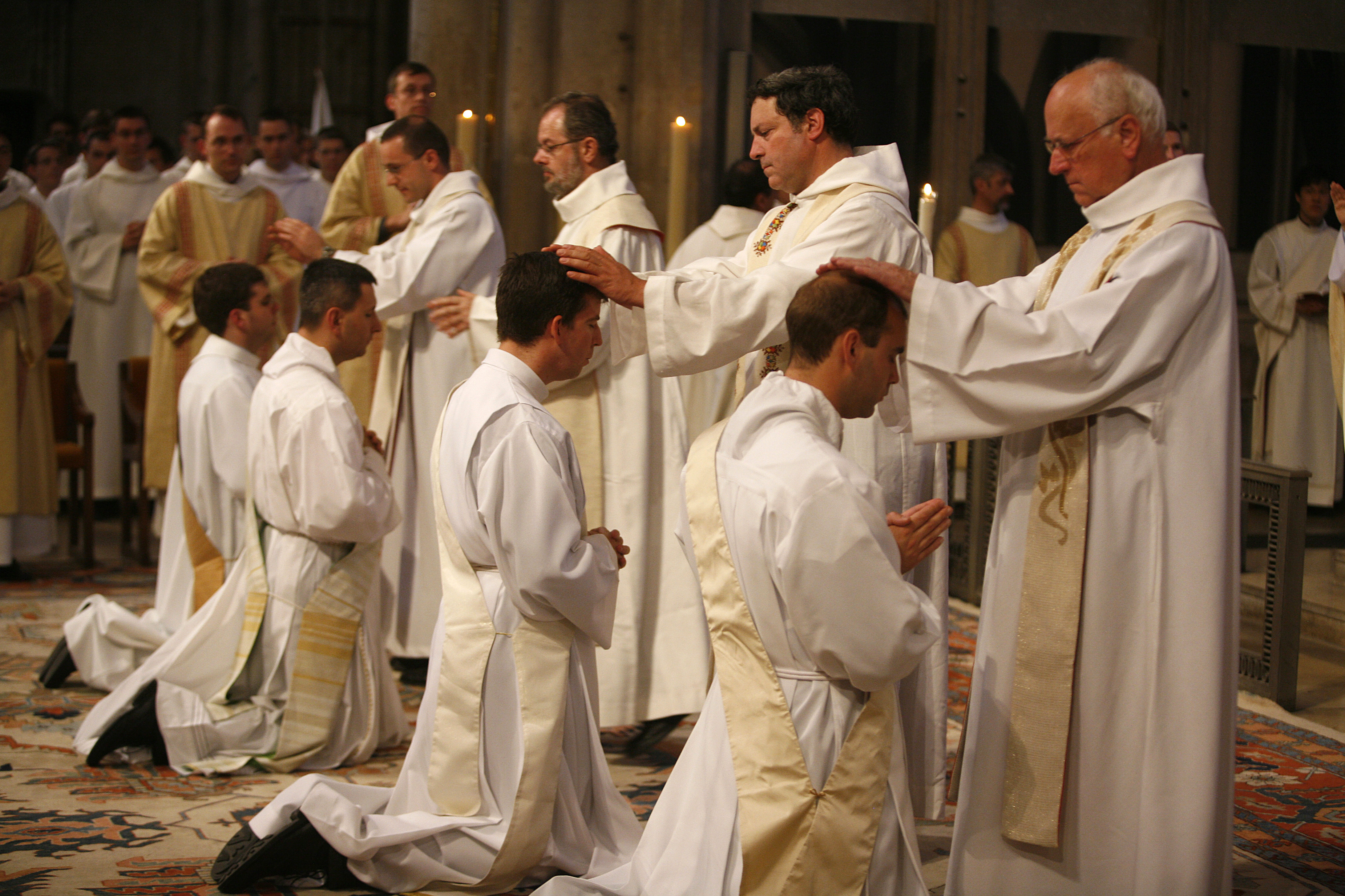 7 lời hứa của các linh mục giáo phận trong ngày thụ phong là gì?