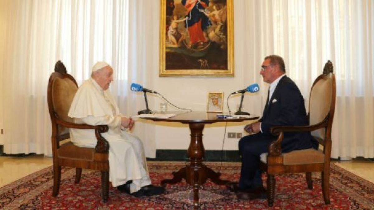 WEB2-POPE-FRANCIS-INTERVIEW-COPE.jpg