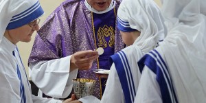 Why Mother Teresa insisted on a daily Eucharistic holy hour
