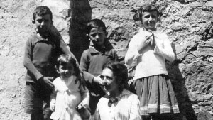 Maria Corsini AND CHILDREN