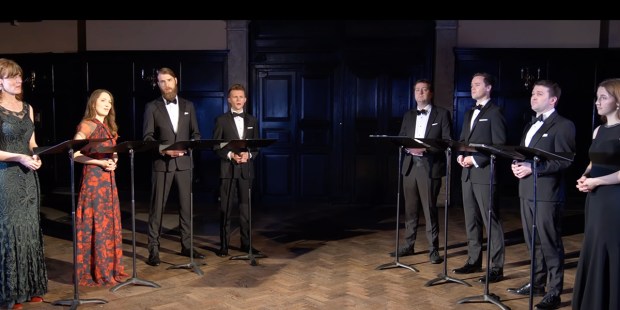 VOCES8