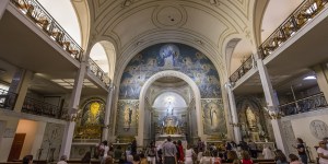 Visit Paris’ Chapel of Our Lady of the Miraculous Medal