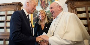 Pope Francis, Joe Biden discuss ongoing conflicts over the phone 