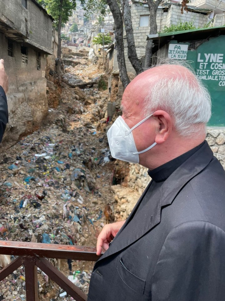 Momentos de la visita del arzobispo Vincenzo Paglia a Haití.