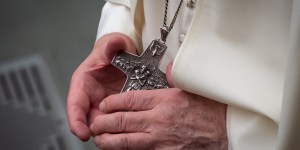 Doctors prescribe &#8216;absolute rest&#8217; for Pope Francis