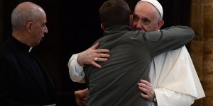 Roll up your sleeves and open your doors: Pope&#8217;s message from Assisi