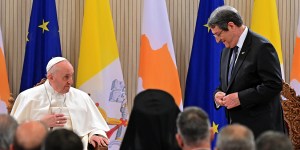 Cyprus president thanks Pope for bringing 50 migrants back to Italy