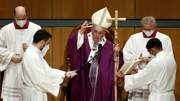 GREECE-VATICAN-RELIGION-POPE-MIGRANTS-AFP