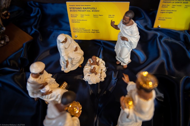 100-Nativity-Scenes-100-Presepi-Vatican-Antoine-Mekary-ALETEIA-AM_0249.jpg