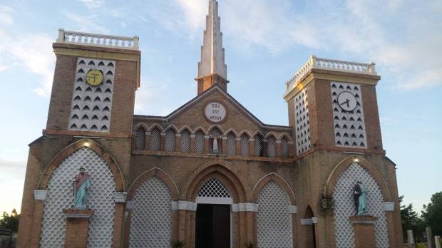 Cathedrale-Sacre-Coeur-de-Brazzaville-Facebook.jpg