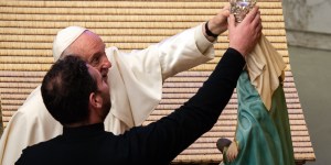 If worry is taking over your Christmas, do what Mary did: Pope&#8217;s advice